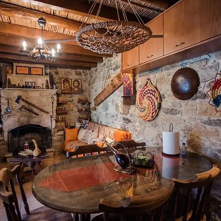 Thalou Stone House קאקופטריה