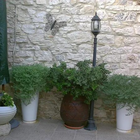 Thalou Stone House *