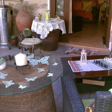 Thalou Stone House *