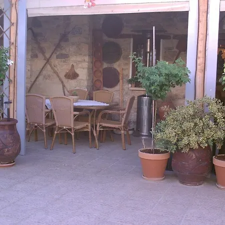 Thalou Stone House בית כפרי *