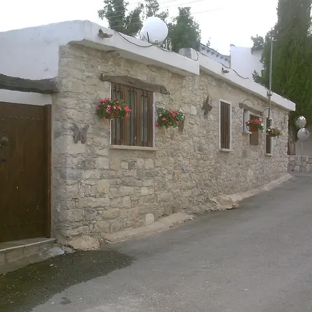Country house Thalou Stone House *