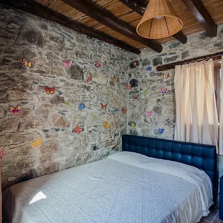 Thalou Stone House * Κακοπετριά