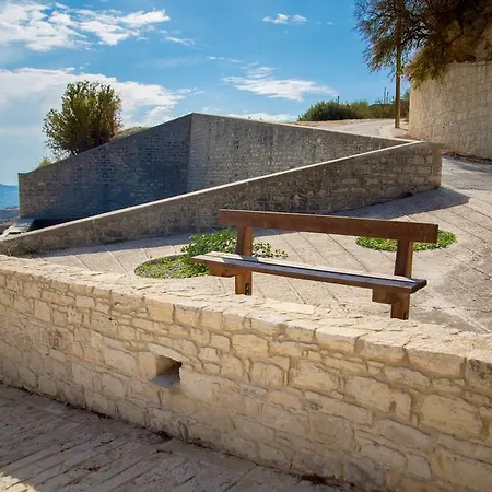 Thalou Stone House Εξοχικό σπίτι *