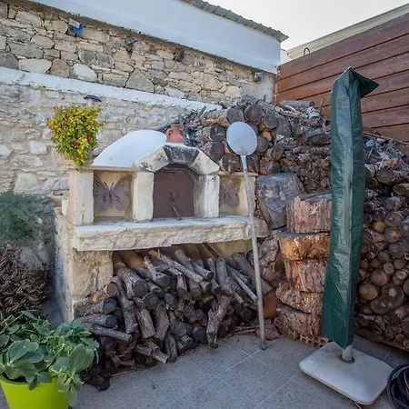 Country house Thalou Stone House